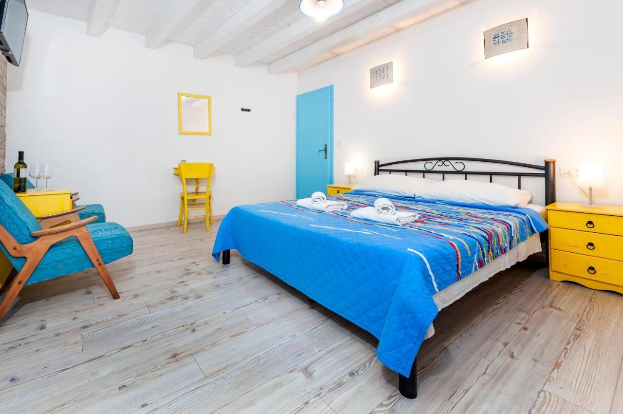 Apartments & Rooms La Casa Barbaro Ровинь Экстерьер фото